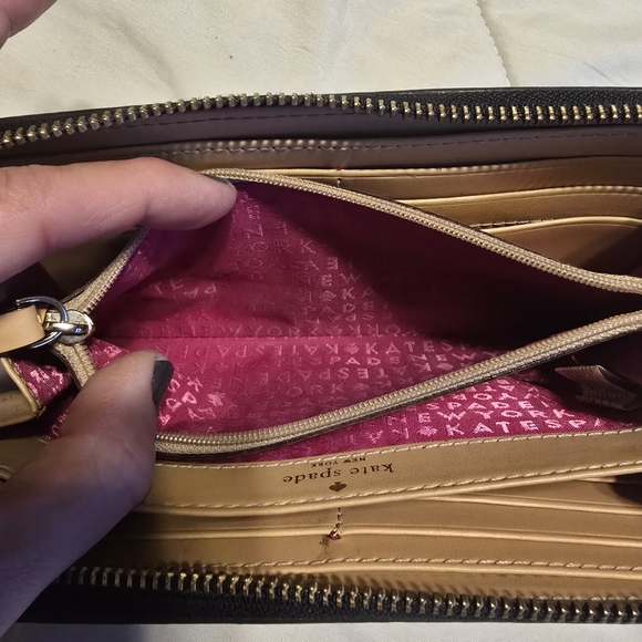 Kate Spade wallet - Picture 9 of 9